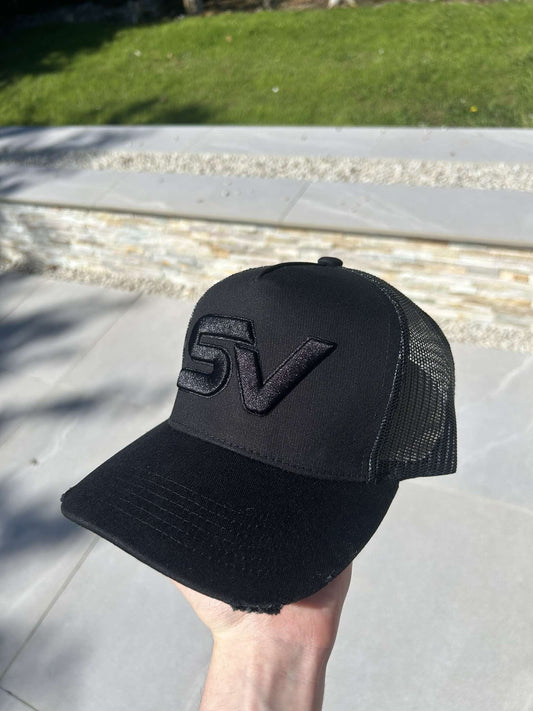 ALL BLACK SV TRUCKER
